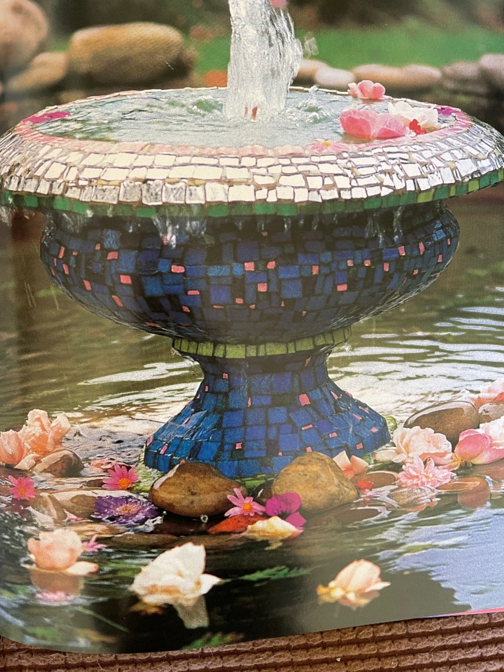 Mosaics: Inspiration and Original Projects for Interiors and Exteriors - Picture 8 of 16